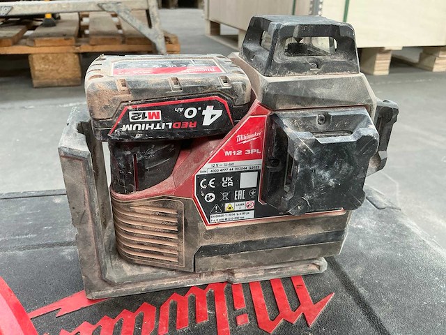 Milwaukee m12 3pl bouwlaser/accu kruislijnlaser - afbeelding 4 van  7