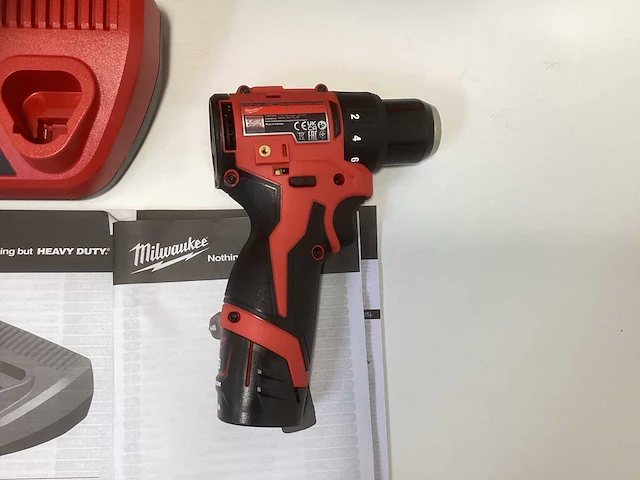 Milwaukee m12 blddrc-202c accu schroefboormachine 12v 2.0ah in koffer - afbeelding 4 van  8