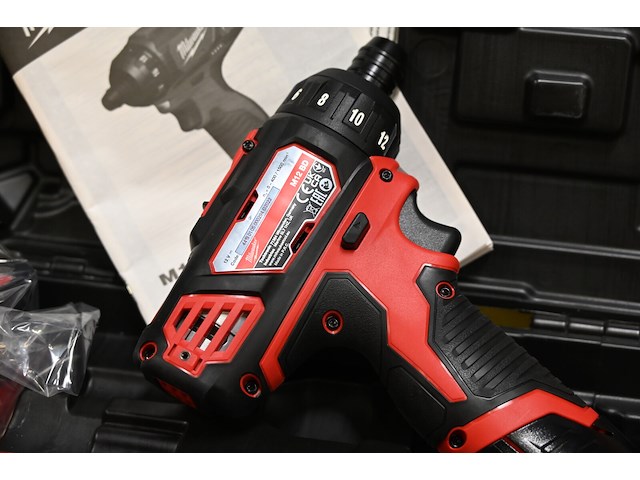 Milwaukee m12 boor/schroefmachine - afbeelding 4 van  4
