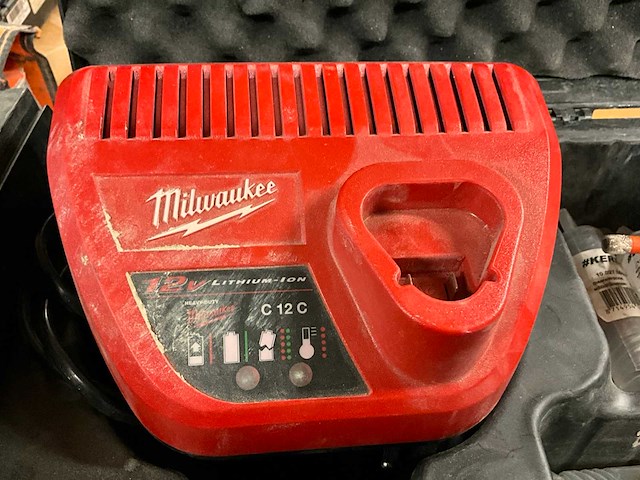Milwaukee m12 bps schuur- en polijstmachines - afbeelding 11 van  11