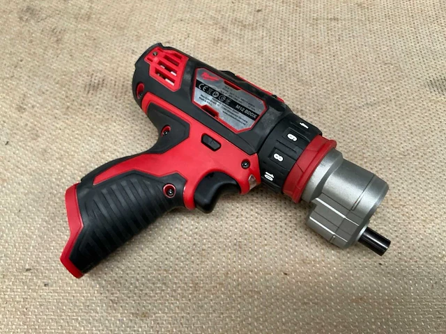 Milwaukee m12 pcg / m12 bddx kitspuit / schroefboormachine - afbeelding 6 van  8