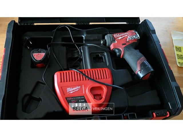 Milwaukee m12 slagschroevendraaier set - afbeelding 2 van  2