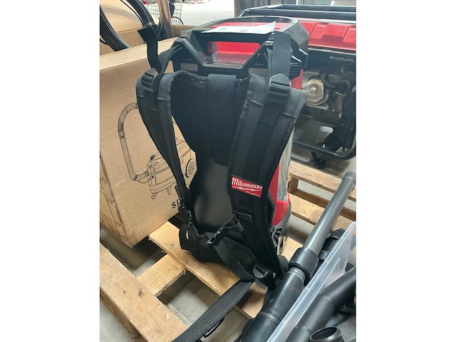Milwaukee m18 fbpv ruggedragen accu stofzuiger - afbeelding 4 van  6