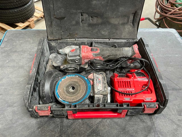 Milwaukee m18 fsag125xb haakse slijpmachine - afbeelding 1 van  7