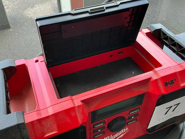 Milwaukee m18 jsrdab+ werfradio - afbeelding 3 van  4
