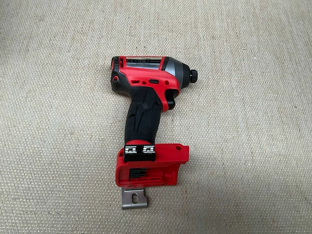 Milwaukee m18 oneid accu slagschroevendraaier - afbeelding 2 van  4
