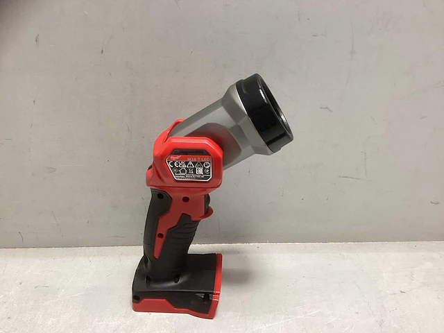 Milwaukee m18 t-led 18v li-ion accu werklamp - 120lm - afbeelding 3 van  4