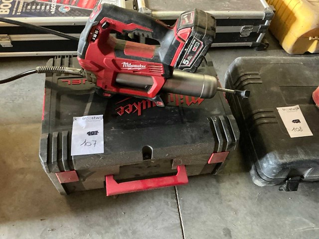Milwaukee mg18 gg accu vetspuit - afbeelding 3 van  3