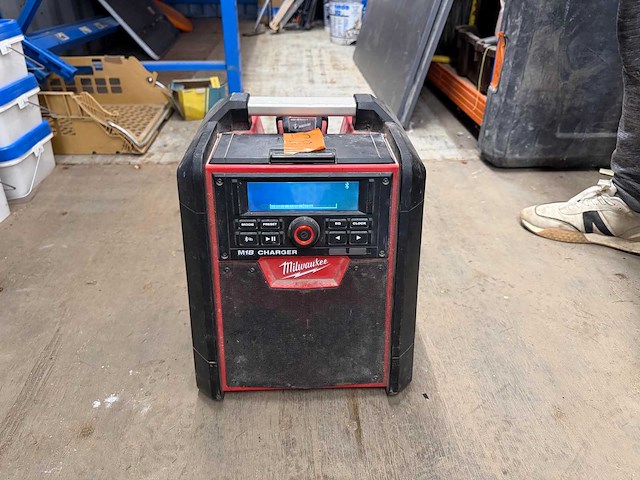 Milwaukee werfradio - afbeelding 1 van  4