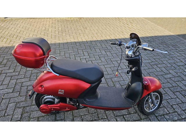Minerva - elektrische brommer - afbeelding 7 van  9