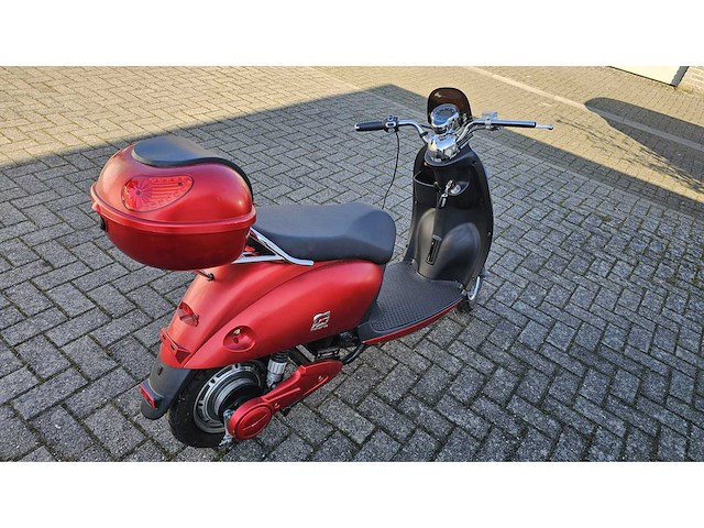 Minerva - elektrische brommer - afbeelding 8 van  9