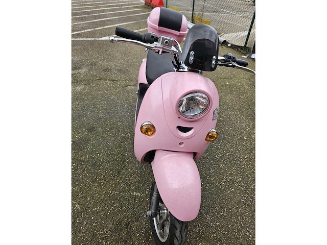 Minerva - elektrische brommer - afbeelding 2 van  7