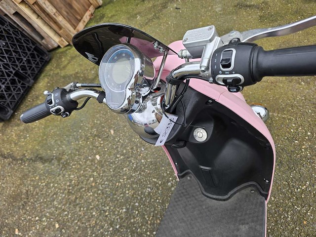 Minerva - elektrische brommer - afbeelding 7 van  7