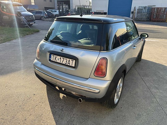 Mini - 2001 - cooper - personenauto - afbeelding 2 van  17