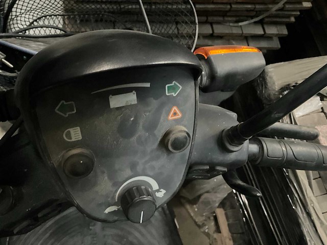 Mini crosser e-scooter voor mindervalide - afbeelding 3 van  3