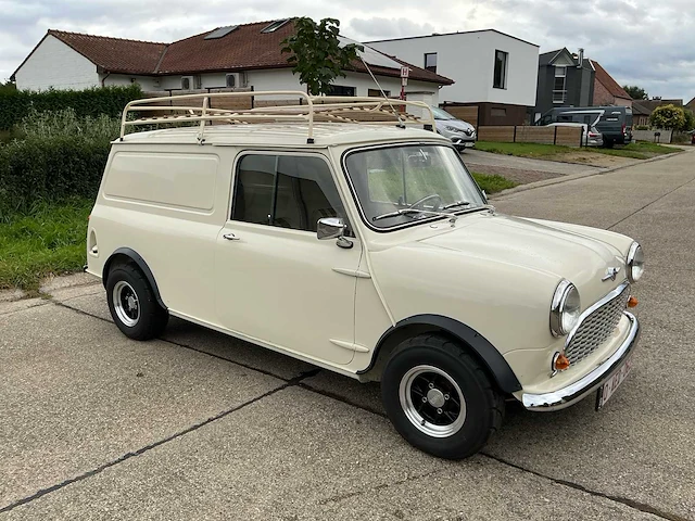 Mini van oldtimer - afbeelding 26 van  30