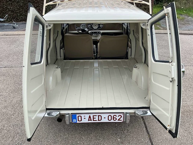 Mini van oldtimer - afbeelding 13 van  33