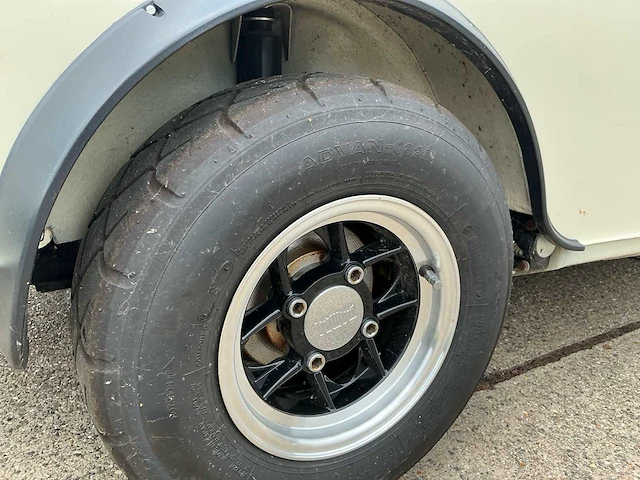 Mini van oldtimer - afbeelding 18 van  33