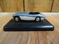 Miniatuur auto - afbeelding 1 van  2