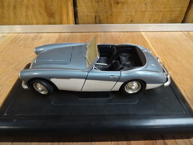 Miniatuur auto - afbeelding 2 van  2