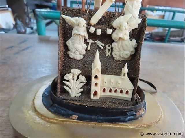 Miniatuur onder stolp h 27cm - afbeelding 3 van  3