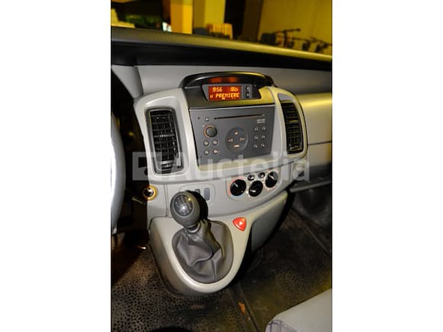 Minibus opel vivaro 1.9 cdti (2005-82.238 km)(vin:w0lj7aca65v626998) - afbeelding 11 van  39