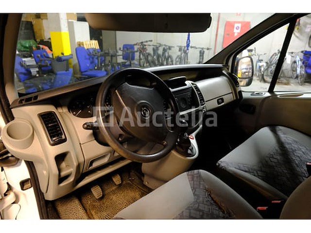 Minibus opel vivaro 1.9 cdti (2005-82.238 km)(vin:w0lj7aca65v626998) - afbeelding 6 van  39