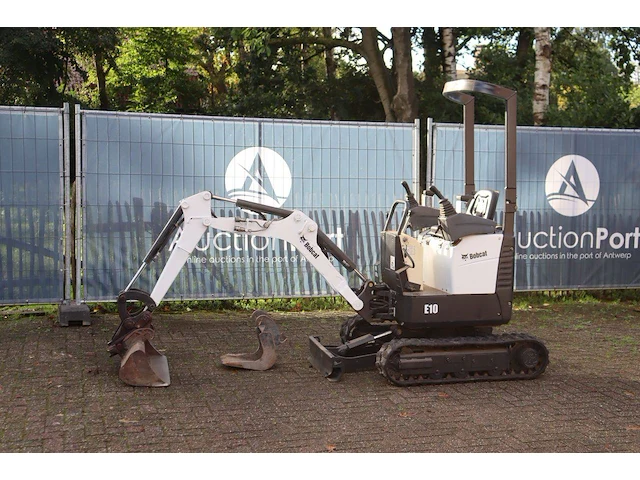 Minigraver bobcat e10 diesel 7.5kw 2015 - afbeelding 1 van  1