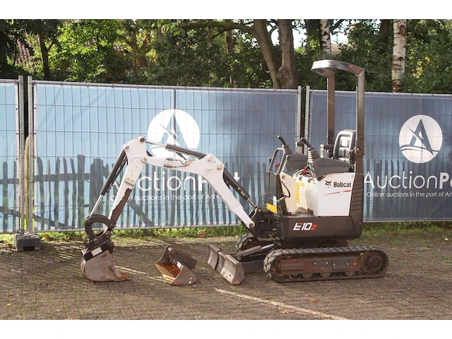 Minigraver bobcat e10z diesel 7.5kw 2019 - afbeelding 1 van  1