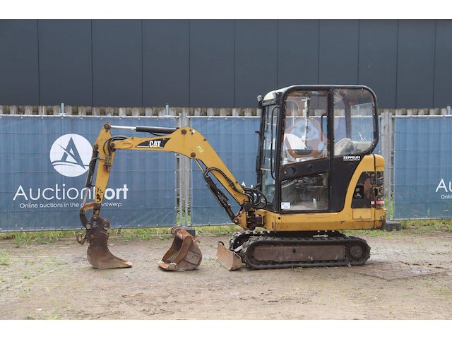 Minigraver caterpillar 301.6c diesel 13kw - afbeelding 1 van  1