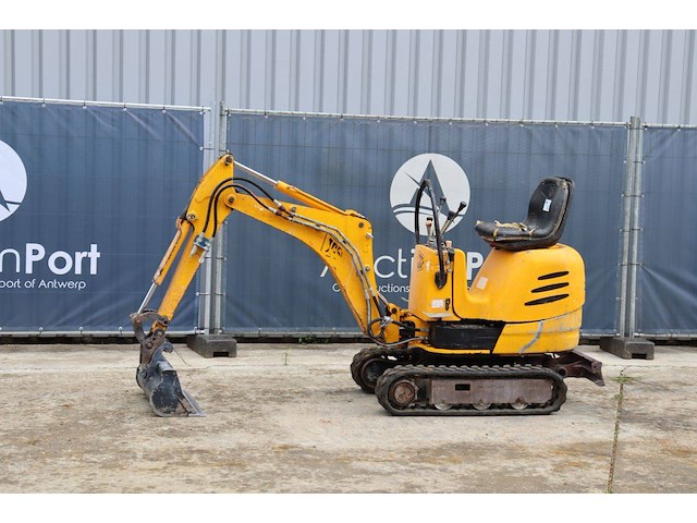 Minigraver jcb diesel 12.7kw 2003 - afbeelding 1 van  1