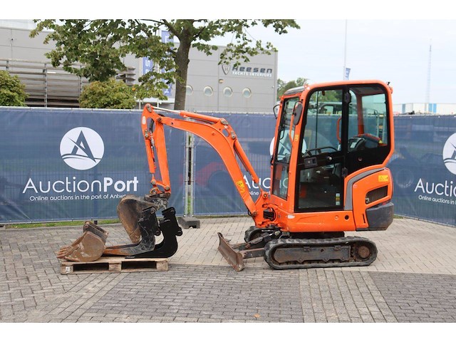 Minigraver kubota kx016-4 diesel 9.6kw 2017 - afbeelding 1 van  1