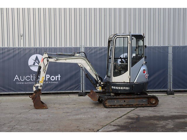 Minigraver messersi m-22u/c diesel 17.5kw 2007 - afbeelding 1 van  1