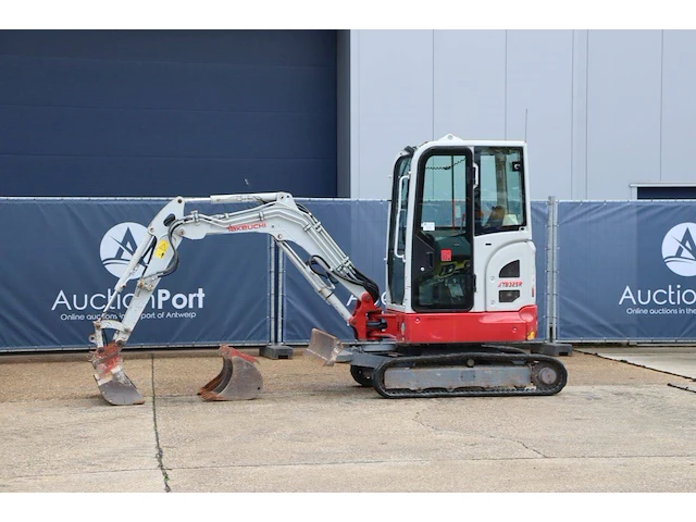 Minigraver takeuchi tb325r diesel 16.5kw 2021 - afbeelding 1 van  1