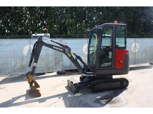 Minigraver volvo ec18d diesel 12kw 2018 - afbeelding 1 van  1