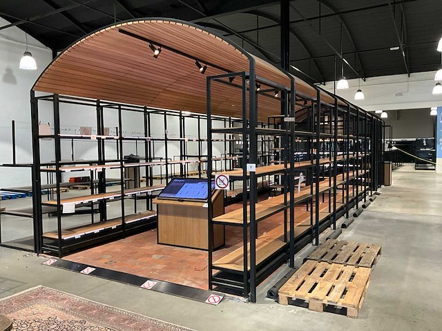 Minimal steel overkapping - afbeelding 1 van  8