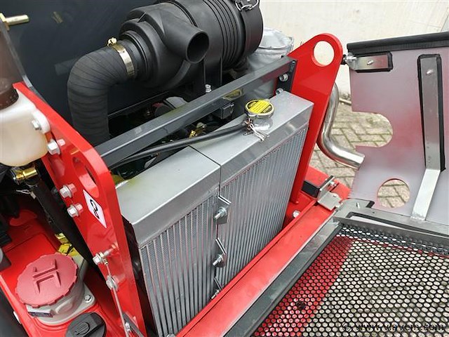 Minishovel - 2026 - pantherw25 advanced met kubota 4 cyl - afbeelding 17 van  37