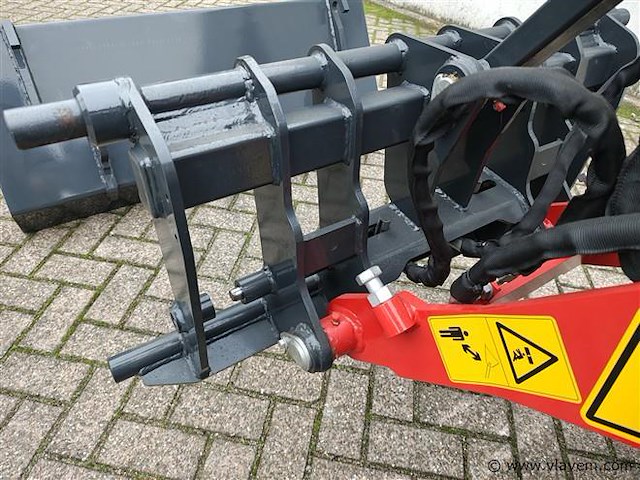 Minishovel - 2026 - pantherw25 advanced met kubota 4 cyl - afbeelding 23 van  37