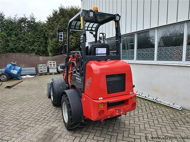 Minishovel - 2026 - pantherw25 advanced met kubota 4 cyl - afbeelding 24 van  37