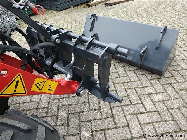 Minishovel - 2026 - pantherw25 advanced met kubota 4 cyl - afbeelding 15 van  37