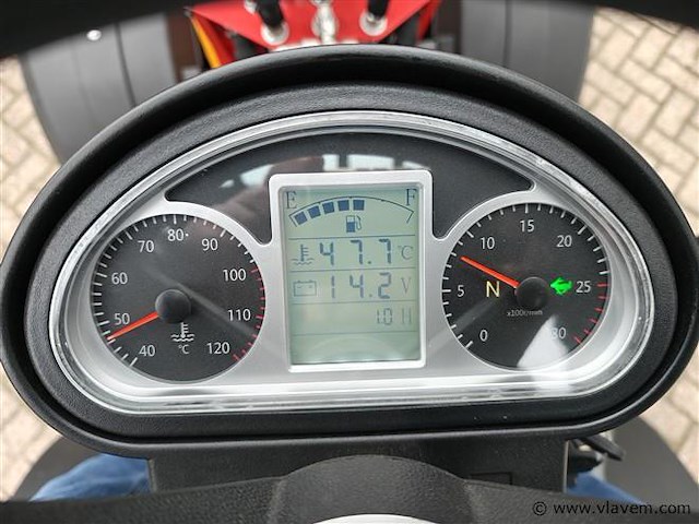 Minishovel - 2026 - pantherw25 advanced met kubota 4 cyl - afbeelding 37 van  37