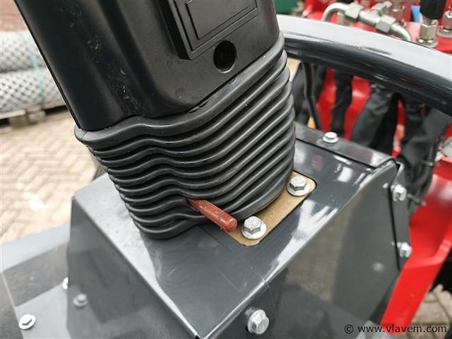 Minishovel - 2026 - pantherw25 advanced met kubota 4 cyl - afbeelding 13 van  37