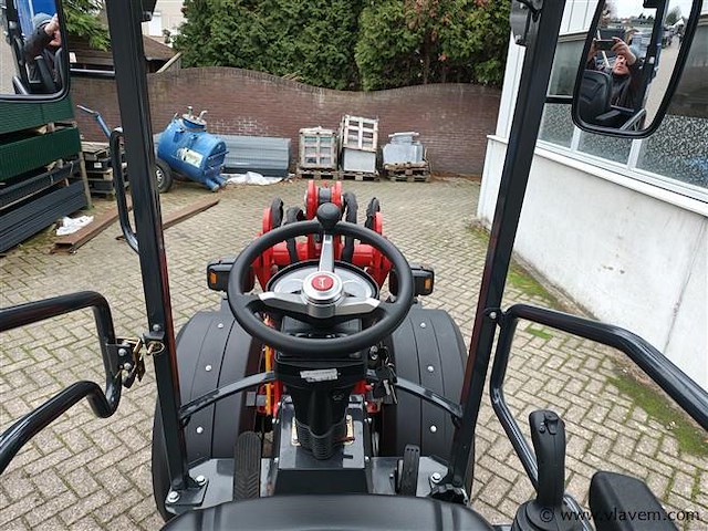 Minishovel - 2026 - pantherw25 advanced met kubota 4 cyl - afbeelding 36 van  37