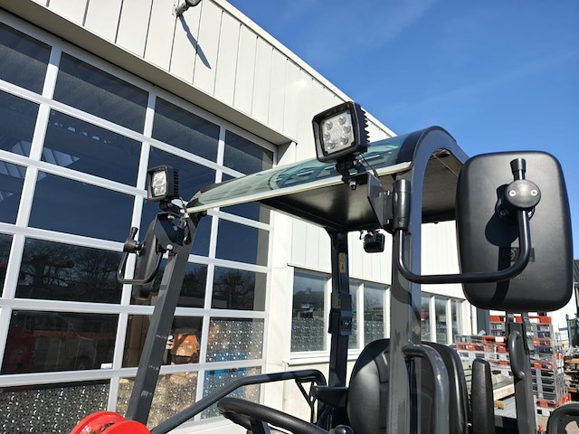 Minishovel - w25 advanced met kubota 4 cil en rexroth hydrauliek - afbeelding 31 van  41