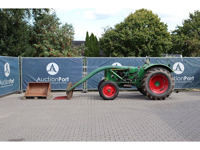Minitractor deutz diesel met baas voorlader - afbeelding 1 van  1