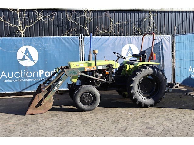 Minitractor diesel met voorlader - afbeelding 1 van  1