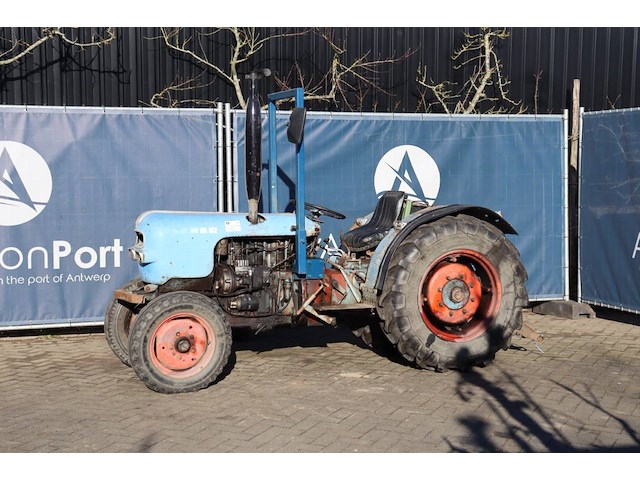 Minitractor eicher es 400 diesel 40pk - afbeelding 1 van  1