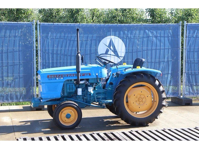 Minitractor hinomoto e18 diesel 18pk - afbeelding 1 van  1