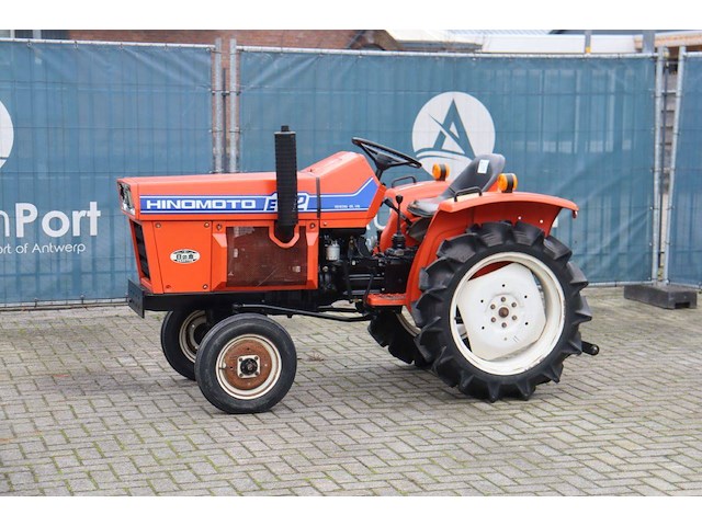 Minitractor hinomoto e182 diesel 18pk - afbeelding 1 van  1