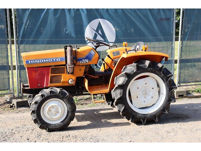 Minitractor hinomoto e224 diesel 22pk - afbeelding 1 van  1